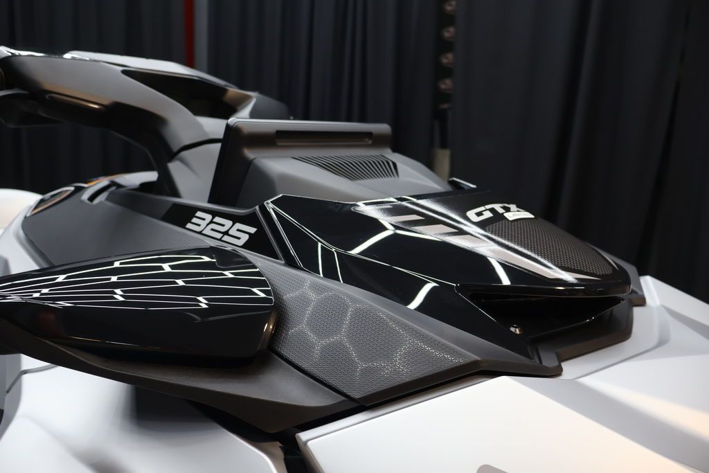 2025 Yamaha Boats AR190