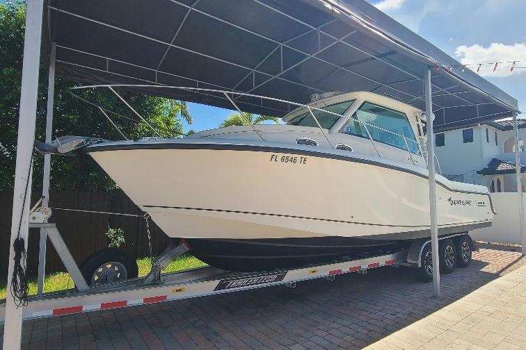 2014 Boston Whaler 315 Conquest Pilothouse