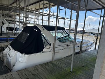 1997 Cruisers Yachts 3775 Esprit