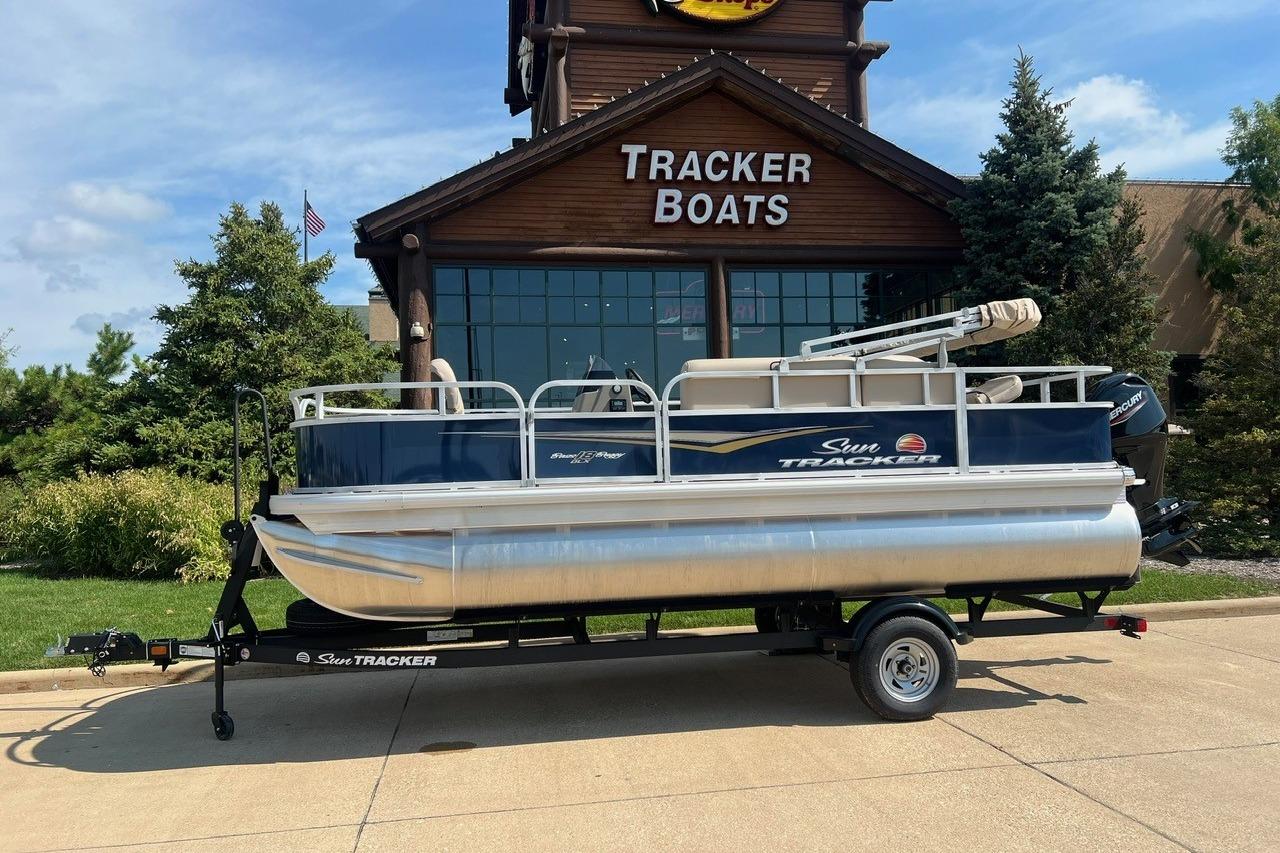 2025 Sun Tracker Bass Buggy 18 DLX