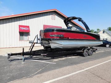 2021 Tahoe Pontoon Waketoon 23