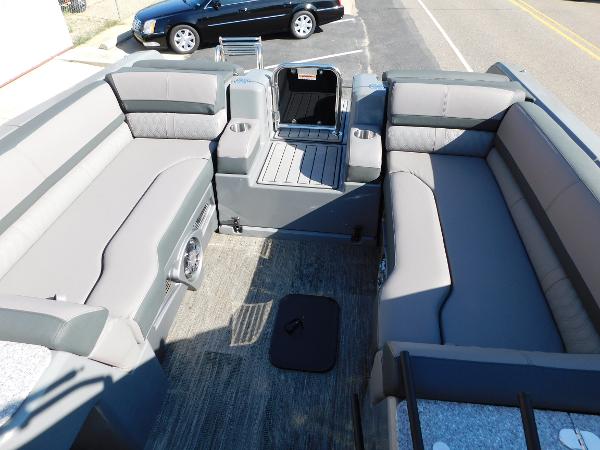 2021 Tahoe Pontoon Waketoon 23
