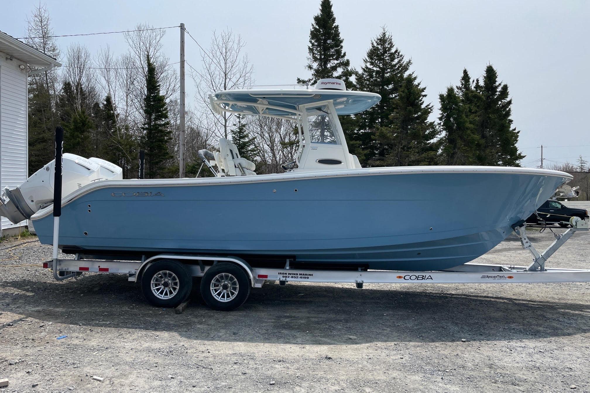 2023 Cobia 280 Center Console