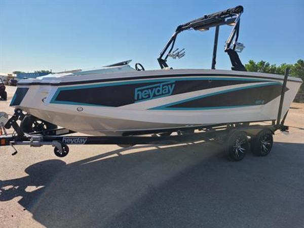 Heyday WT-2 2018 Heyday WT-2 boat on trailer, side view.