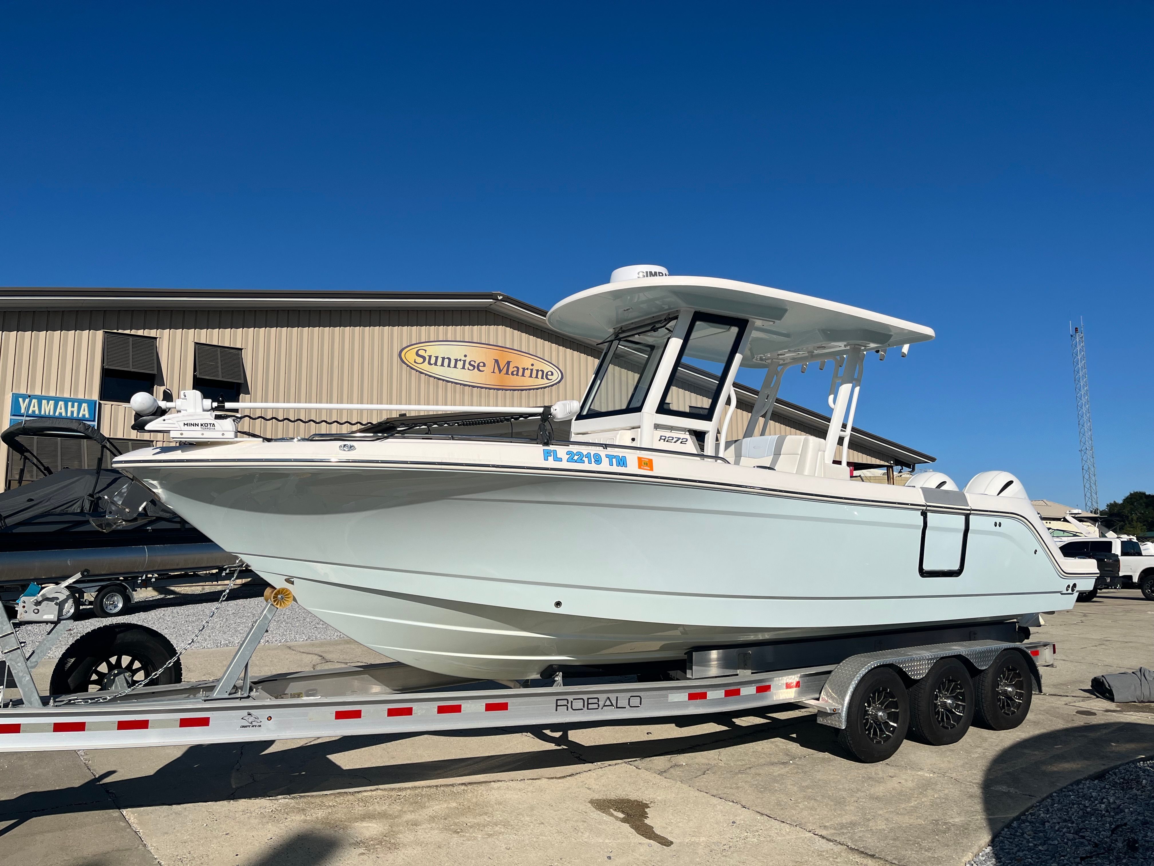 2023 Robalo R272 Center Console