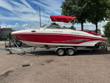 2006 Rinker 246 Captiva Cuddy