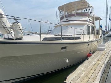 1985 President 43 Double Cabin
