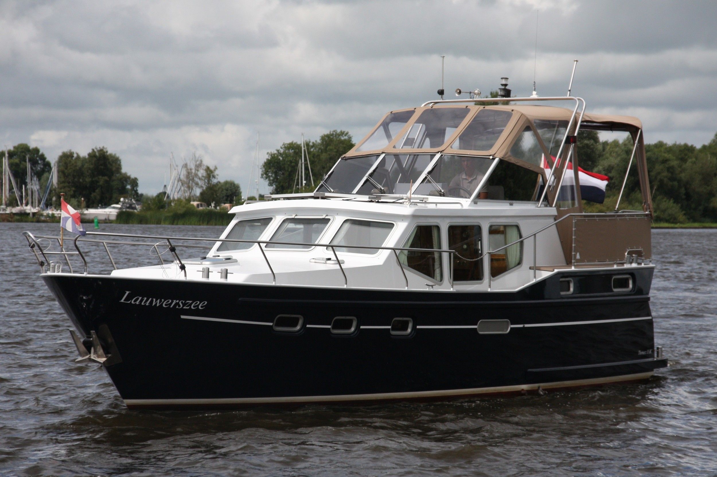 2000 Thomasz Yachts 35 Business Class
