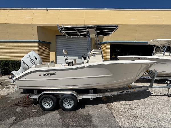 2025 Bulls Bay 200 Center Console