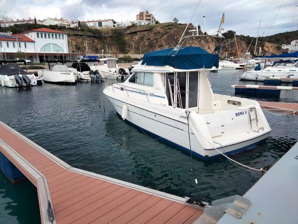 2004 Rodman 900