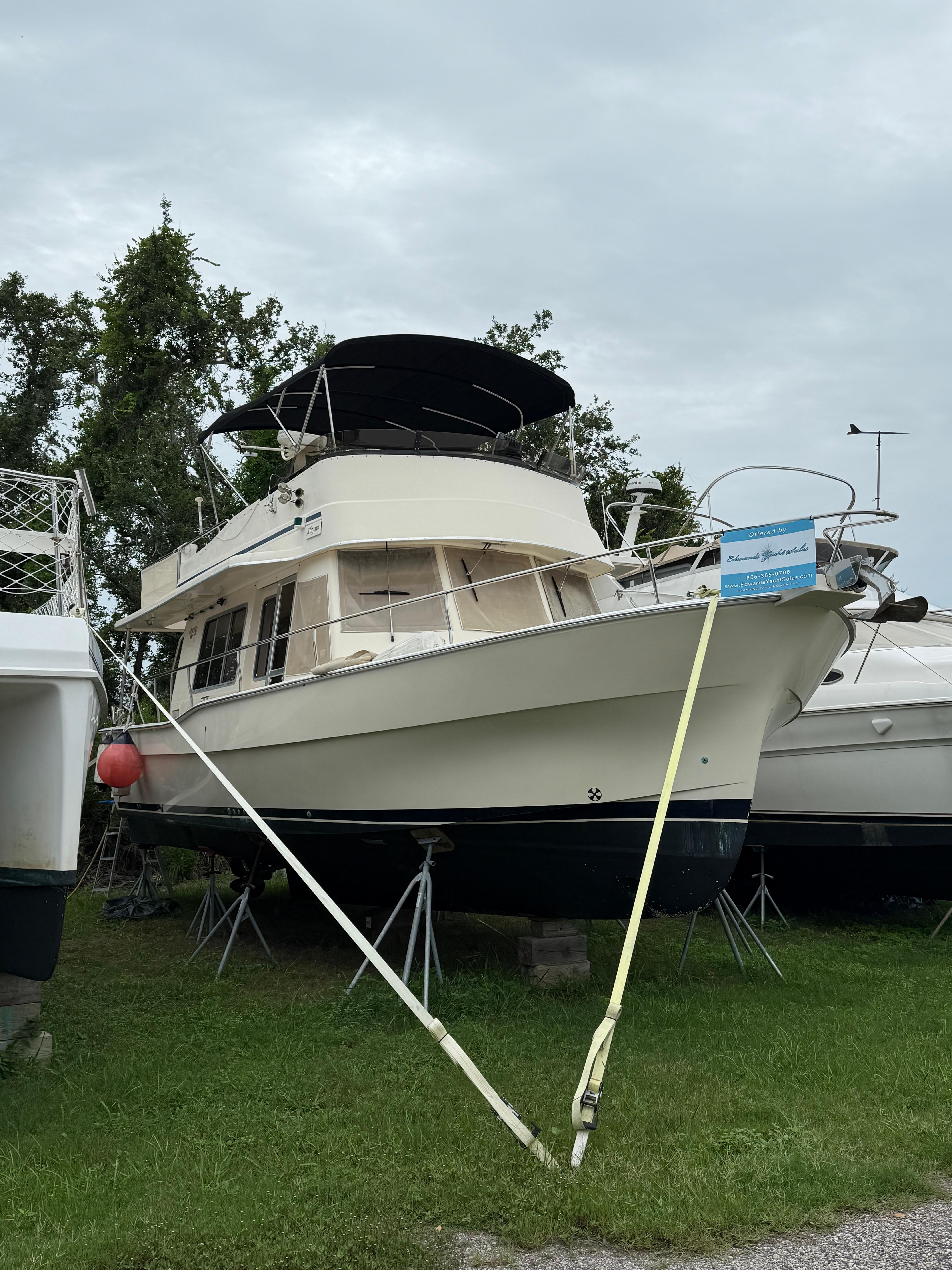 2005 Mainship 400 Trawler