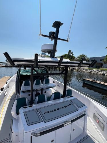 2022 Axopar 37 Sun Top