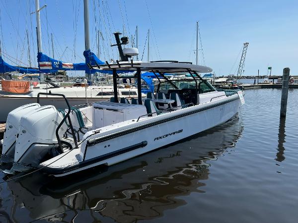 2022 Axopar 37 Sun Top