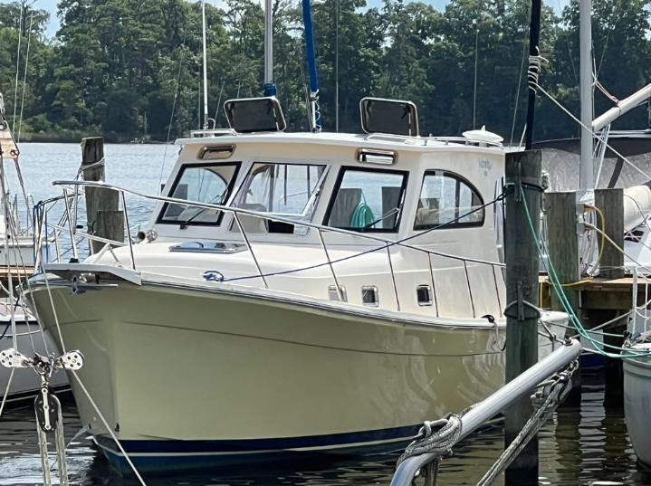 2005 Mainship Pilot 30-II Sedan