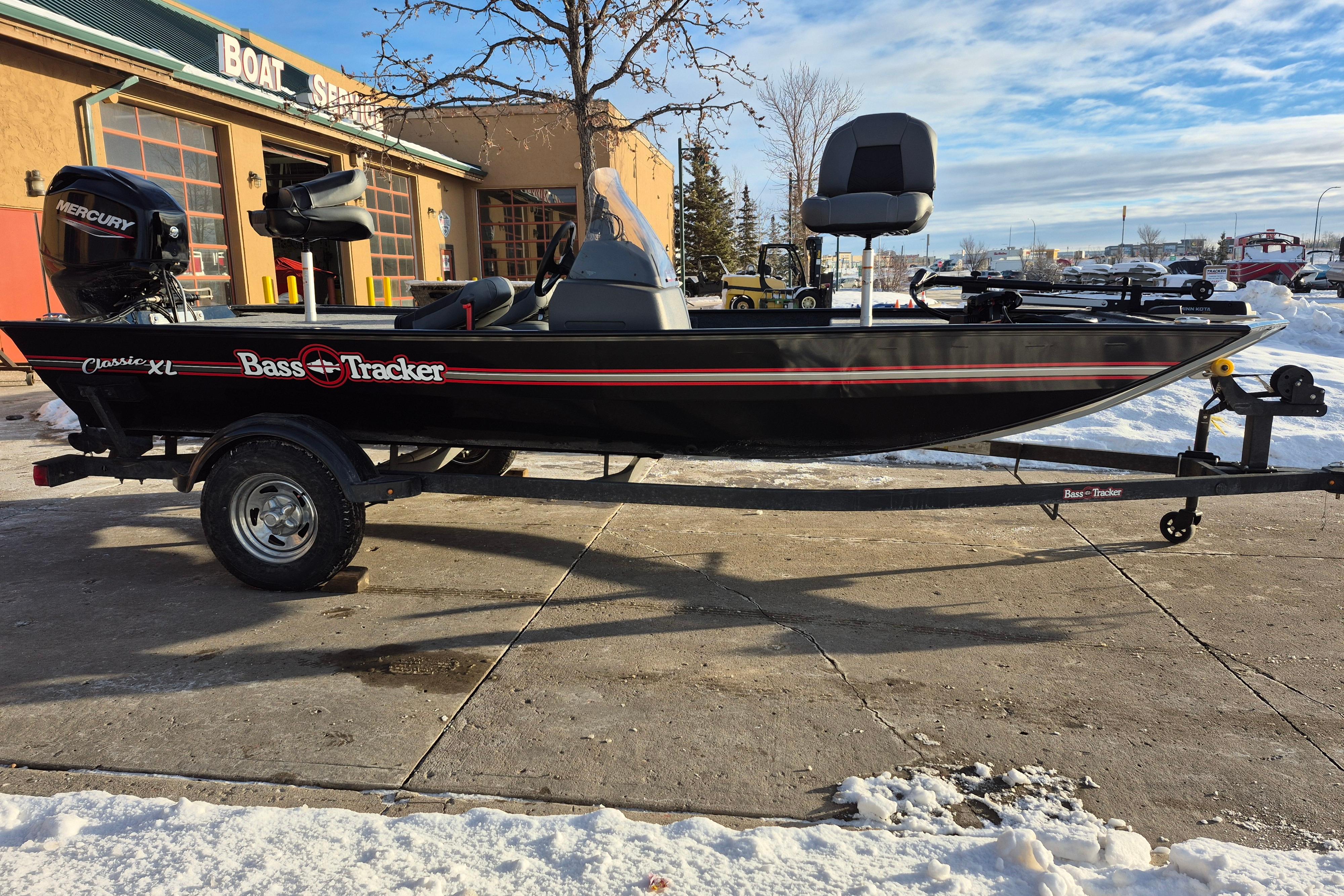 2026 Tracker Bass Tracker Classic XL