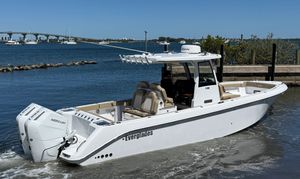 Everglades 315 Center Console 2025 EVERGLADES 315 CC - Image 1