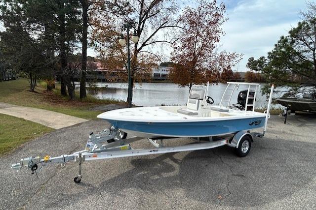 2026 Mako 18 Pro Skiff