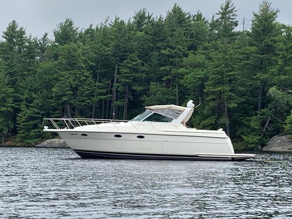 1995 Tiara Yachts 3500 Express