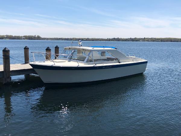 1968 Chris-Craft COMMANDER 27