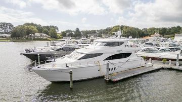 2007 Hatteras 80 ENCLOSED BRIDGE