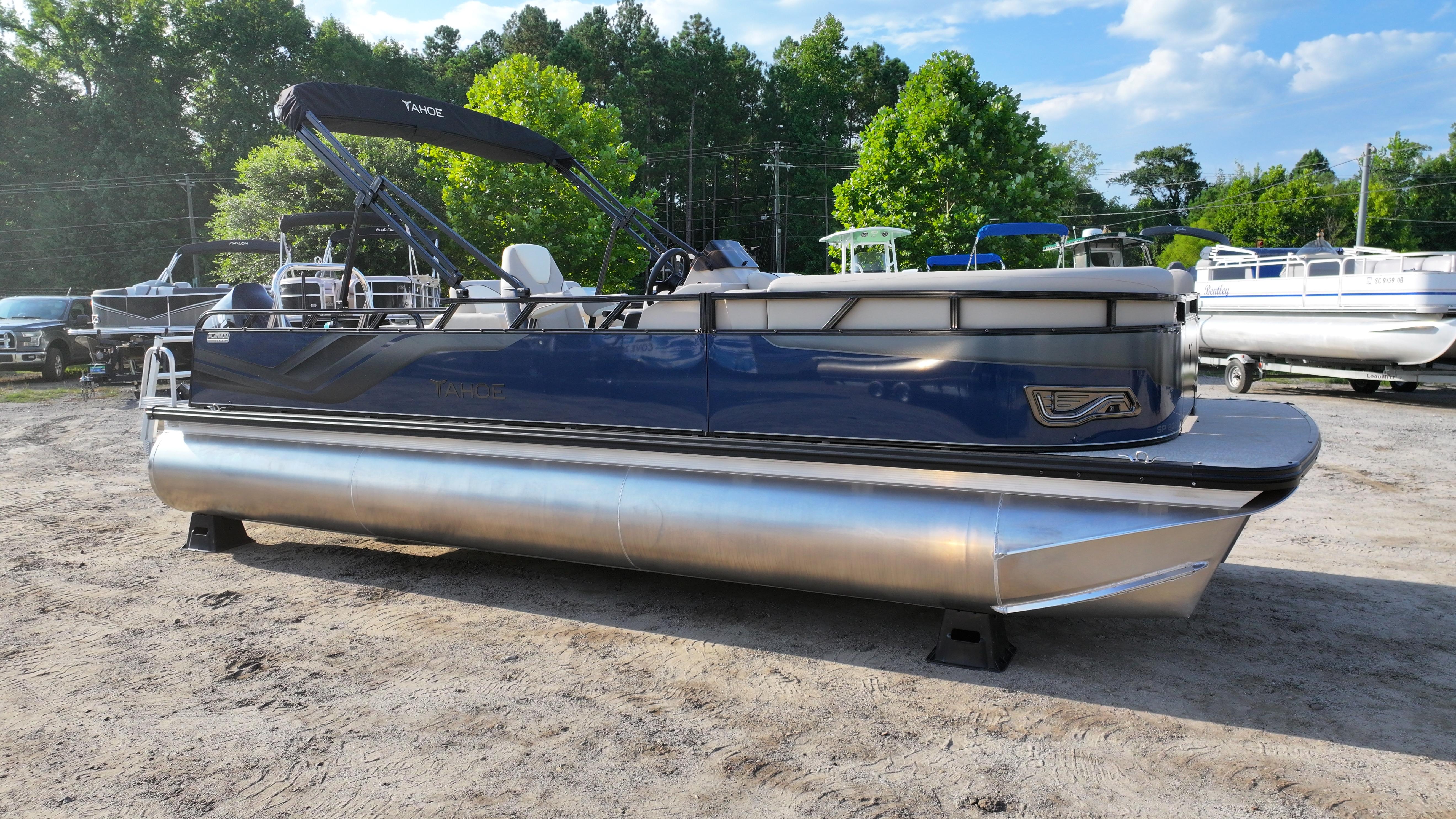 2025 Tahoe Pontoon Sport 85 Versatile Rear Bench