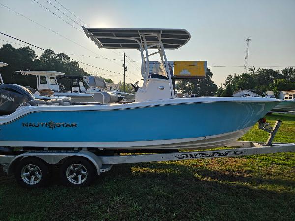 2025 NauticStar 212 Legacy
