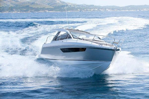 2020 Sealine S330