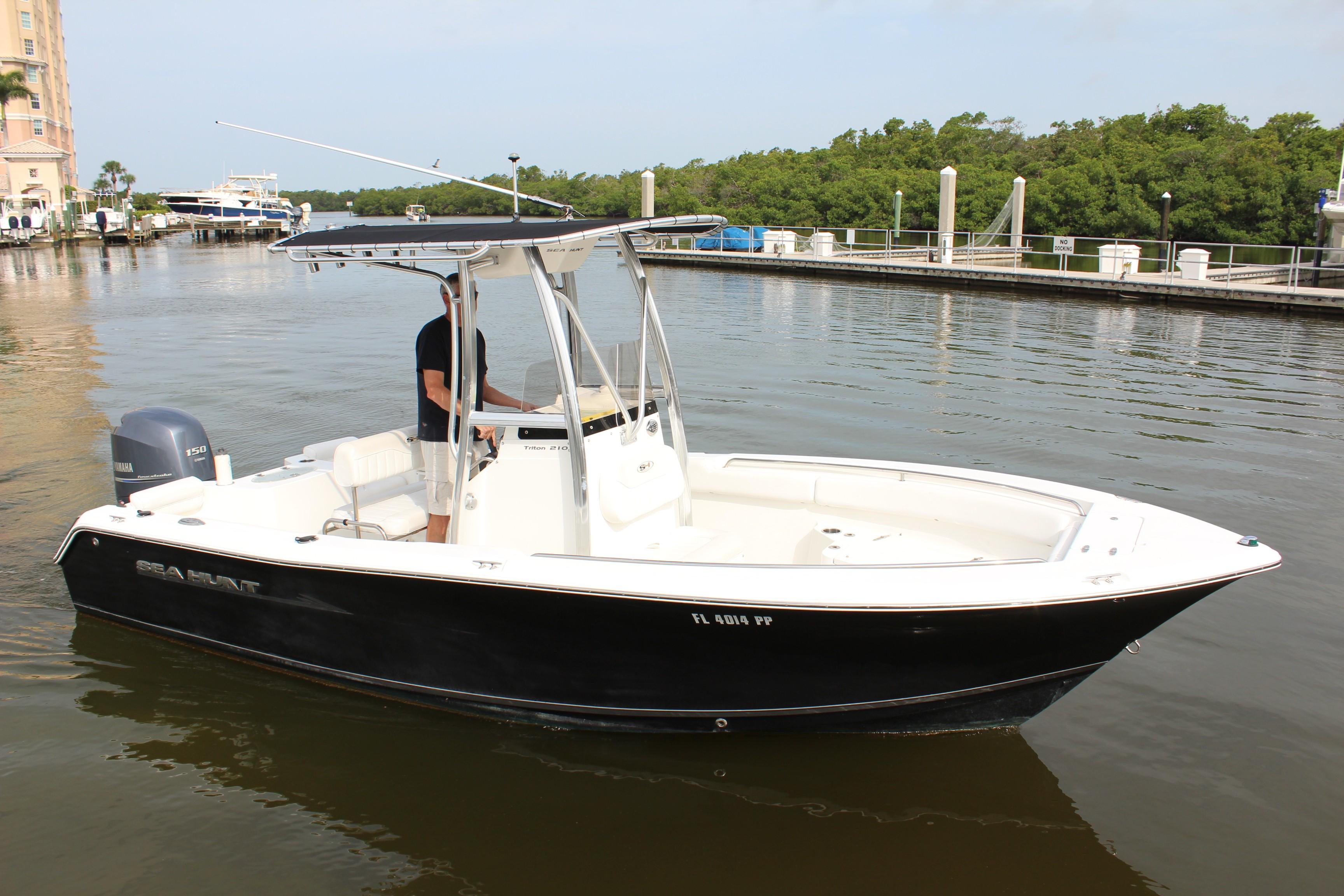 2012 Sea Hunt Triton 210, Naples Florida