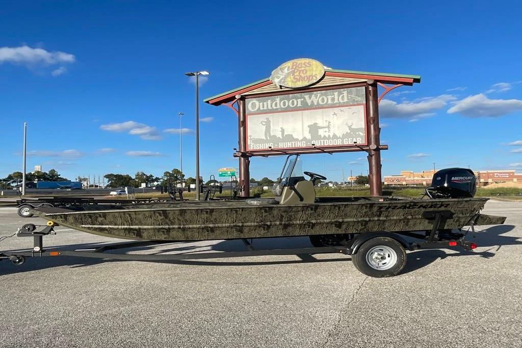 2026 Tracker Grizzly 1860 CC