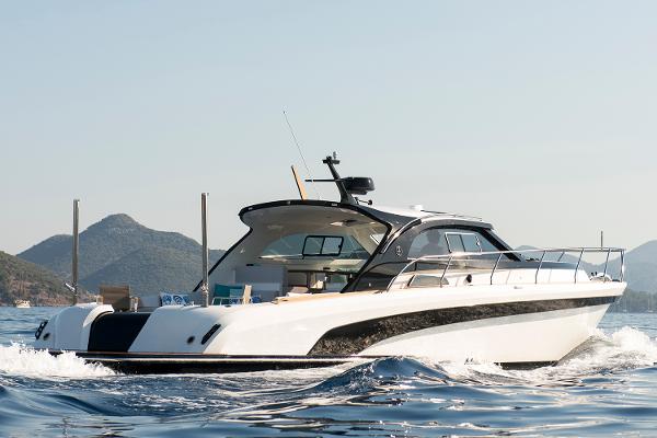 Tested: Hinckley's Sport Boat 40c - Power & Motoryacht