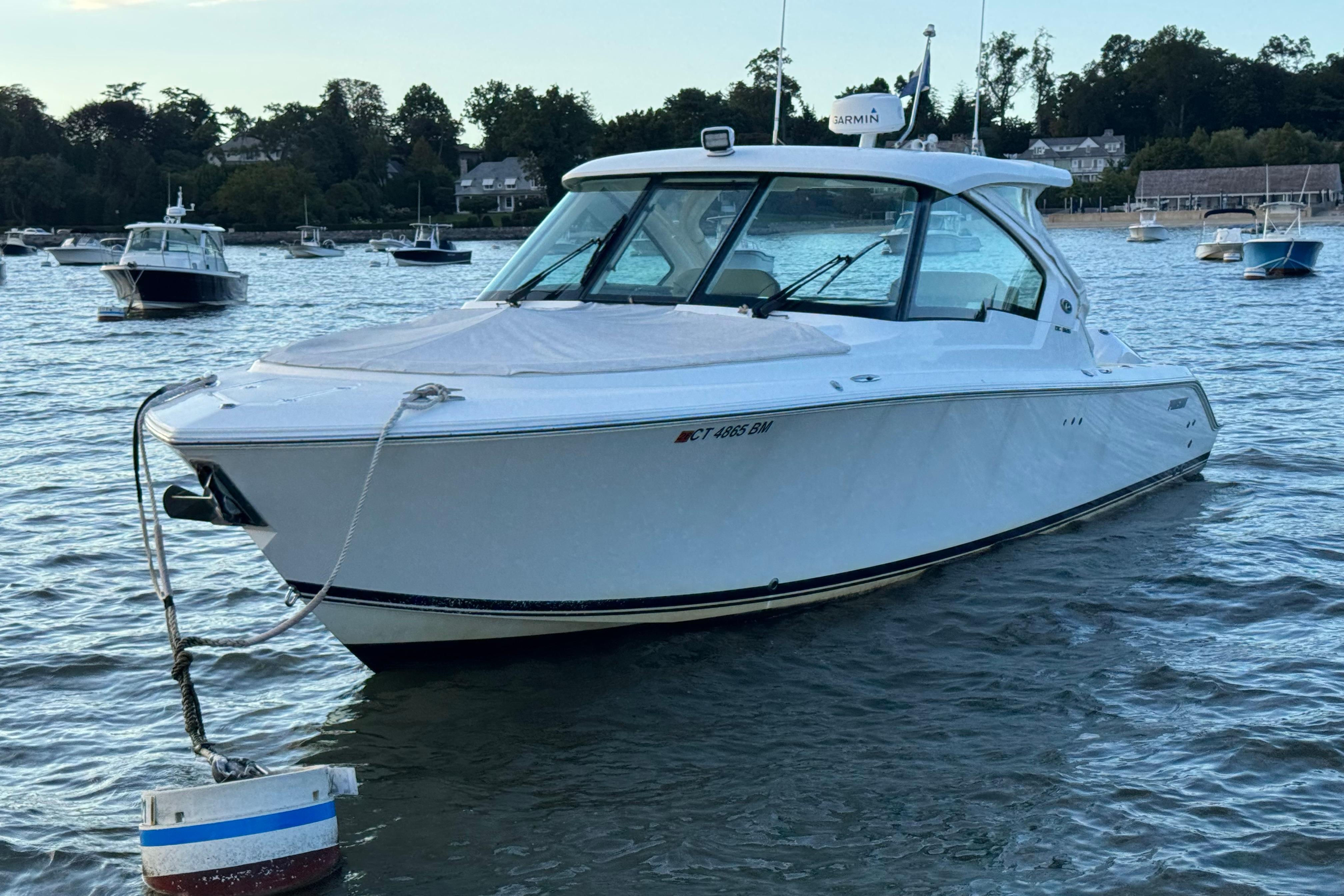 2021 Pursuit DC 326 Dual Console
