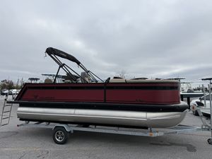 Viaggio Lago V 20R Viaggio Lago V 20R 2026 pontoon boat on trailer.