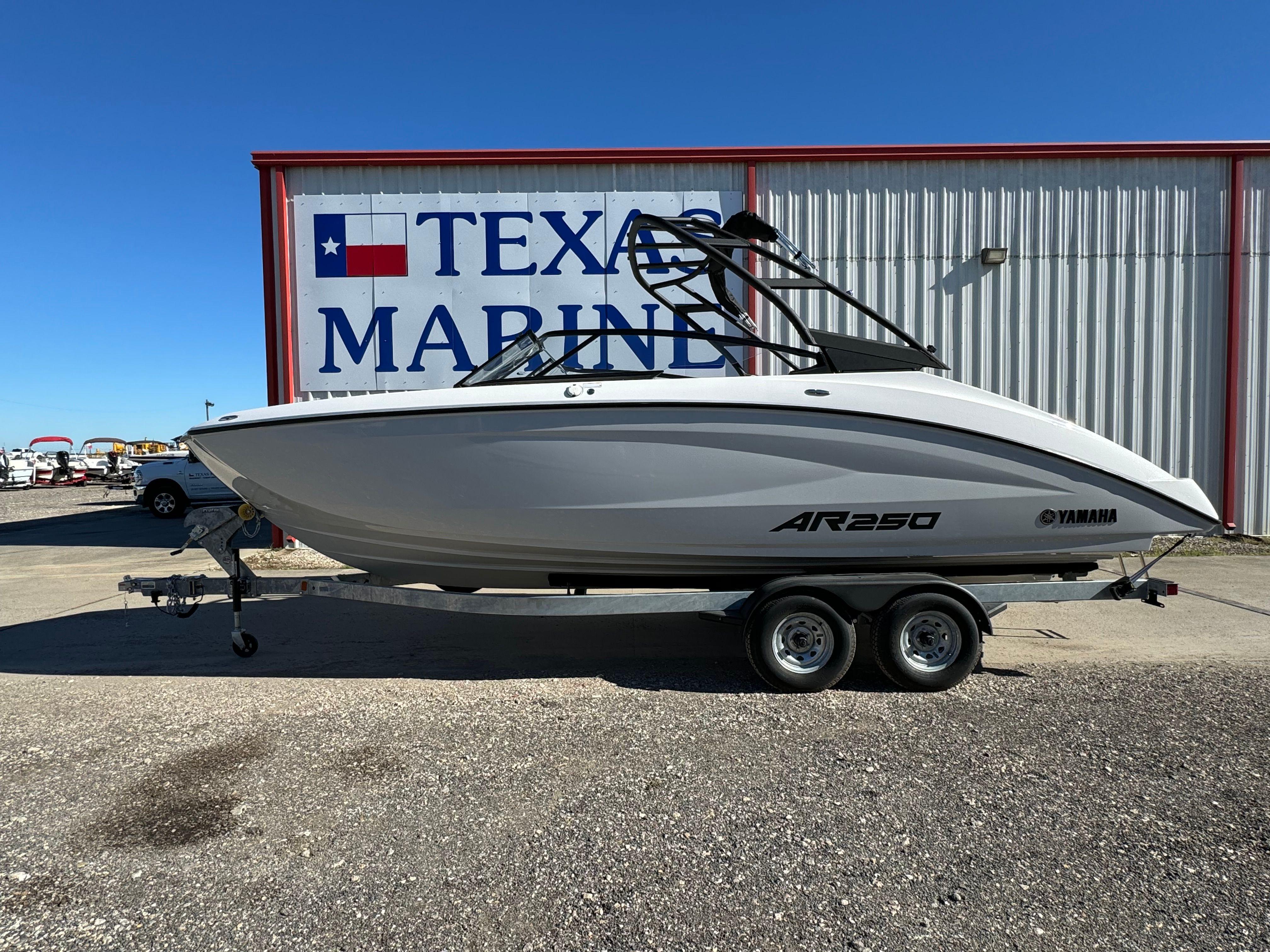 2025 Yamaha Boats AR250
