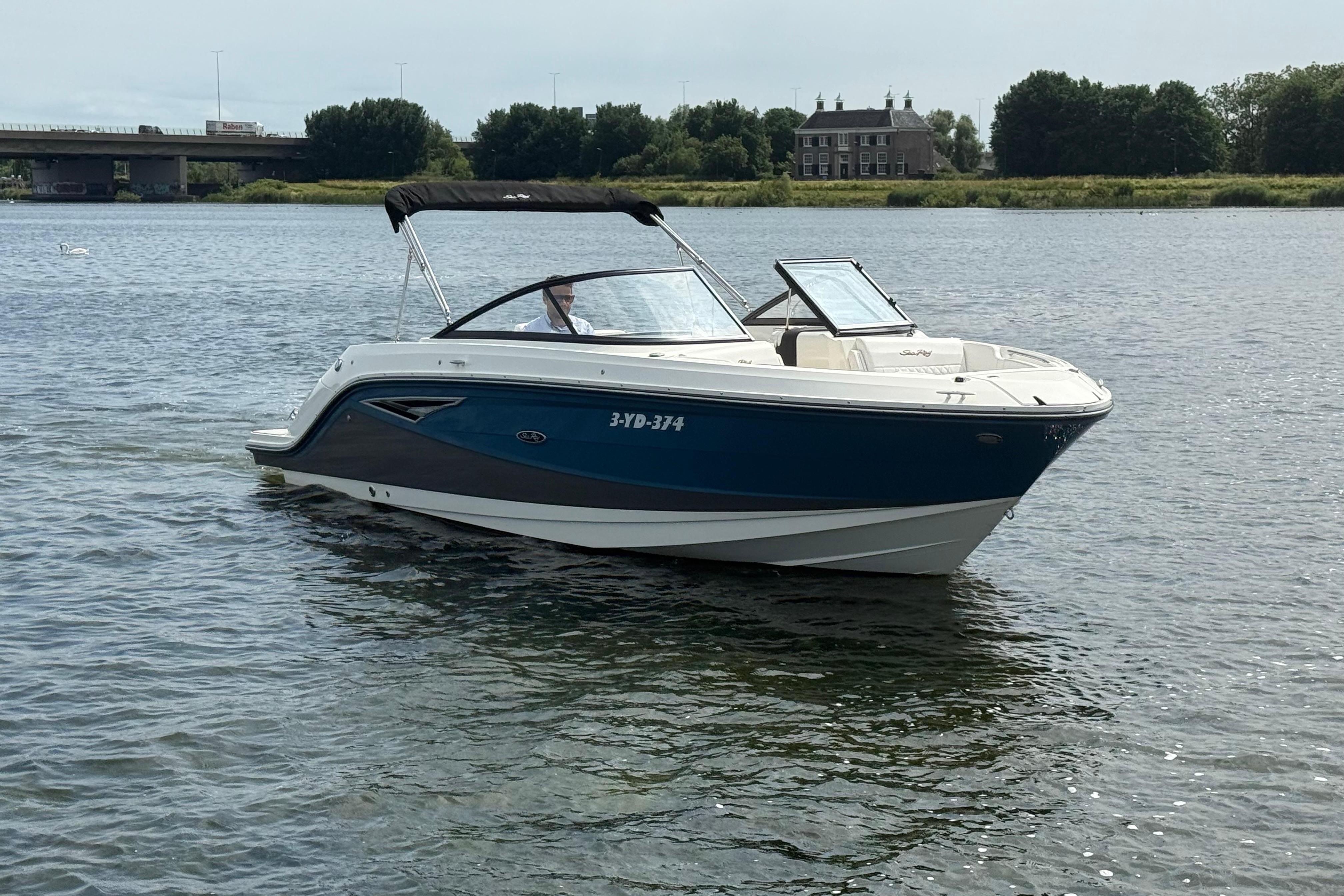 2020 Sea Ray SLX 250
