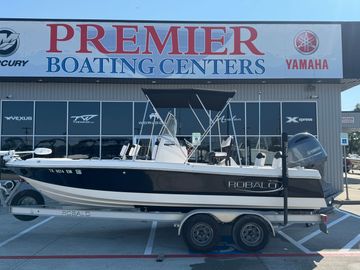 2019 Robalo 206 Cayman