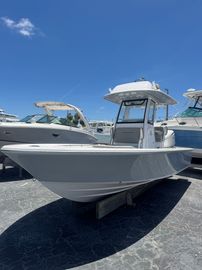 2025 Sportsman Masters 247OE Bay Boat