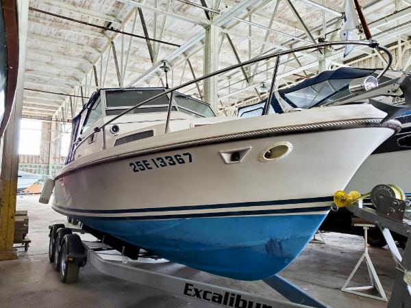 1987 Limestone (Medeiros) 24 Express Cruiser