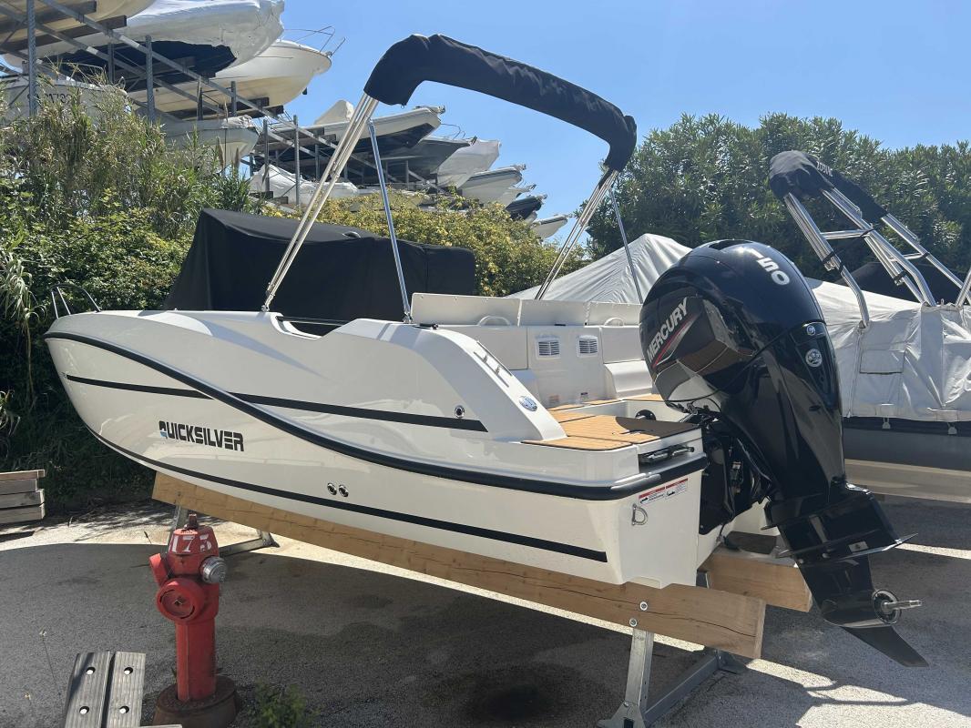 Quicksilver Activ 705 Open