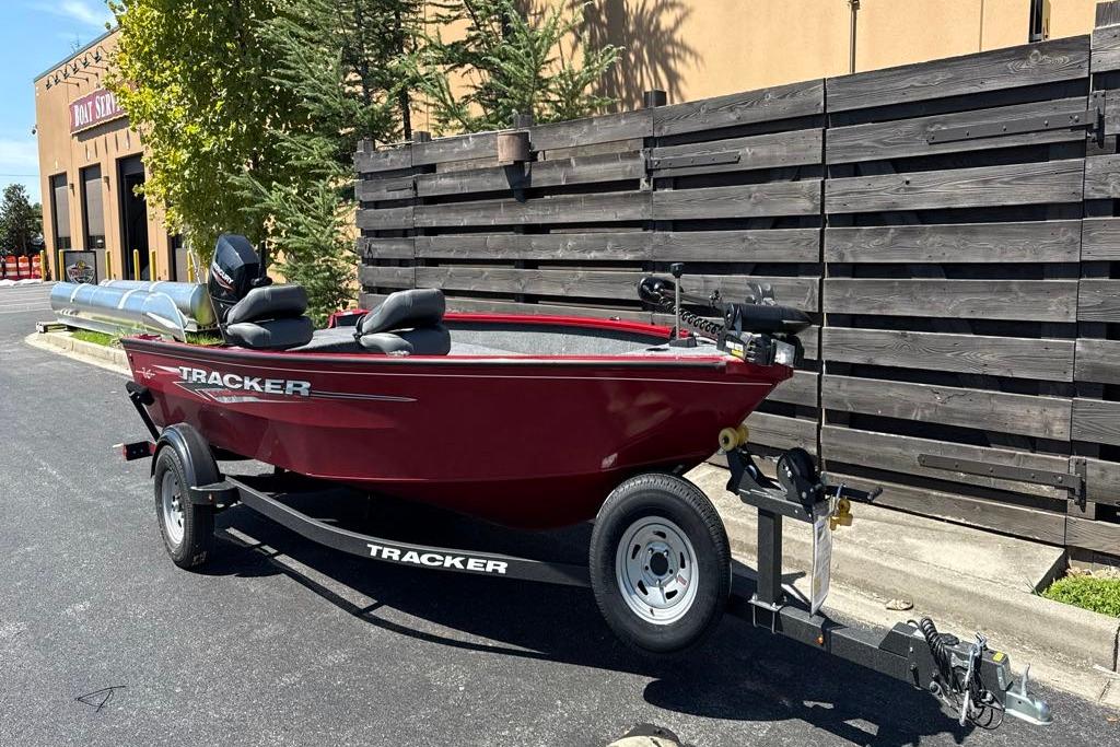 2025 Tracker Super Guide V-16 T