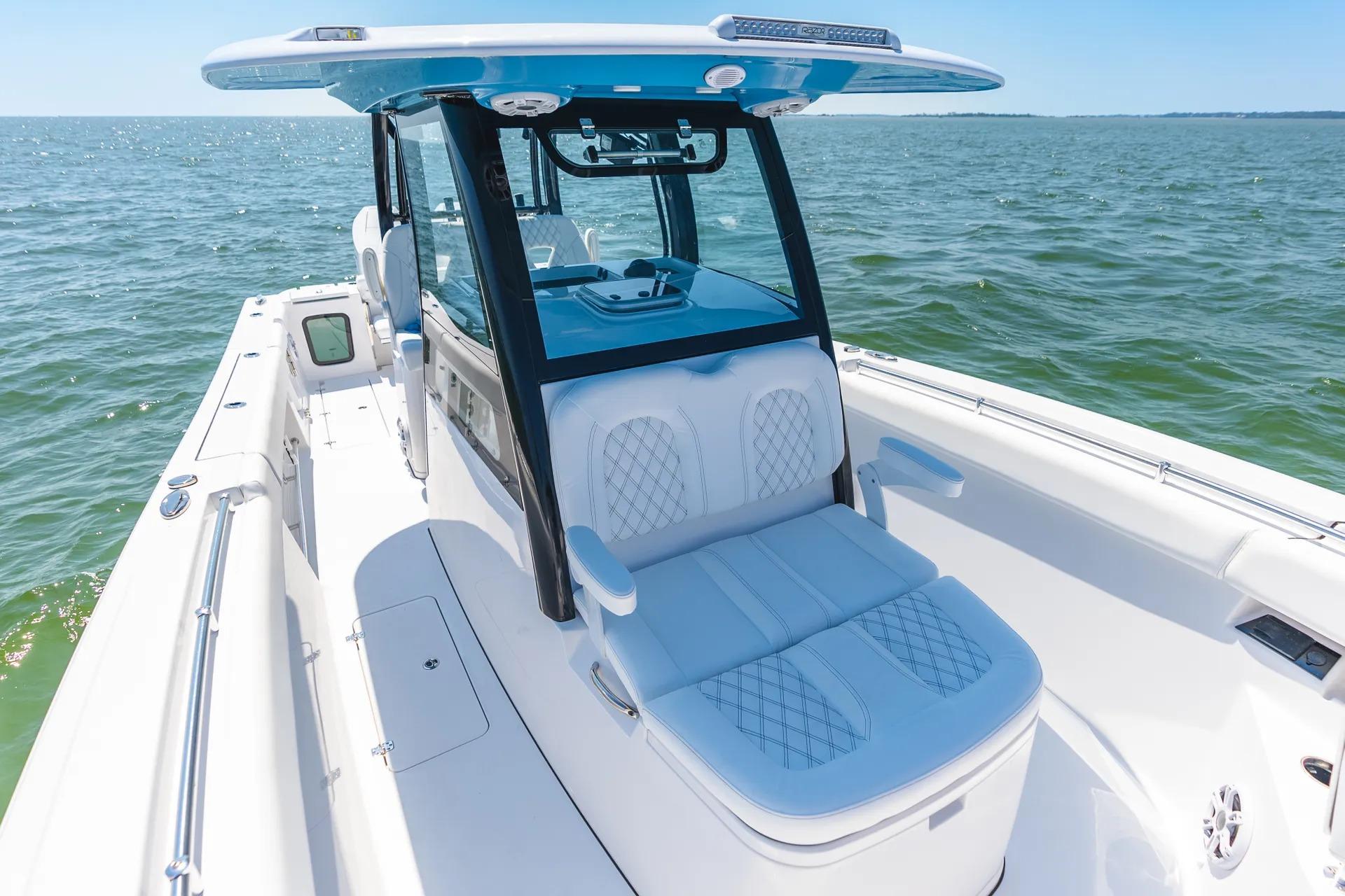 2026 Sportsman Open 322 Center Console