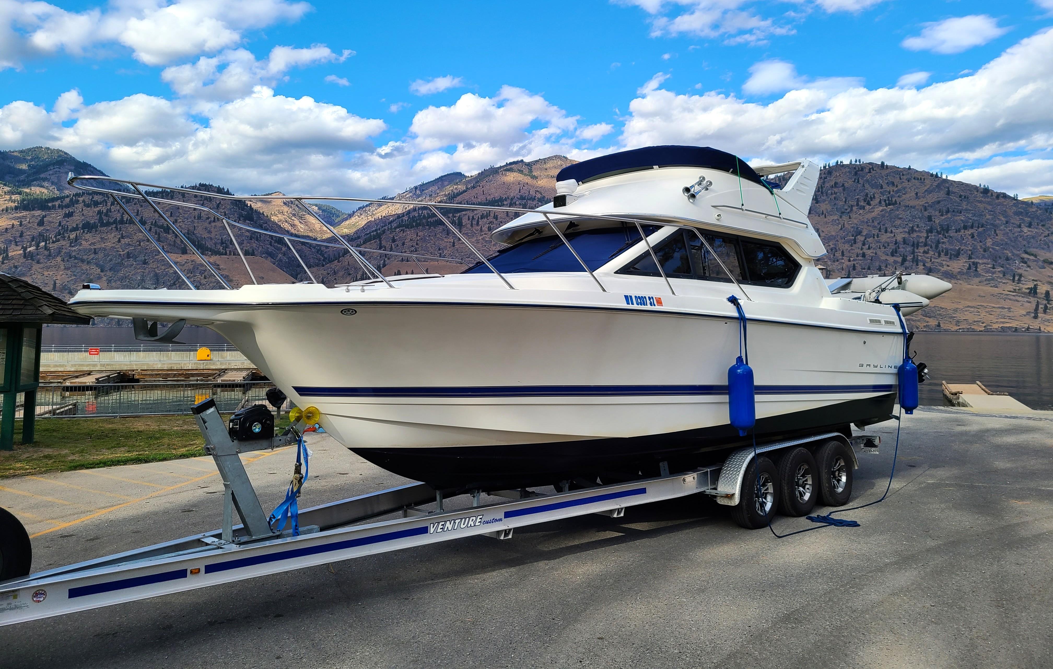 2006 Bayliner 288 COMMAND BRIDGE CRUISER