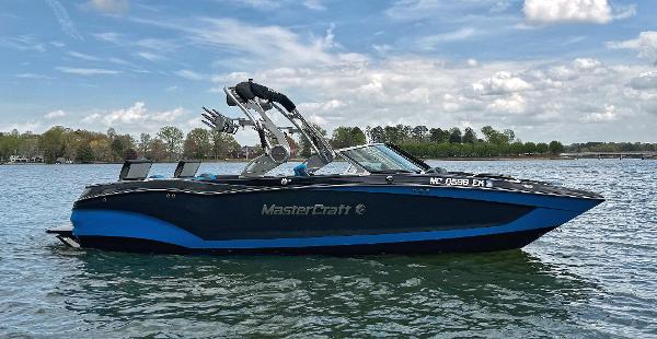 2019 MasterCraft X24