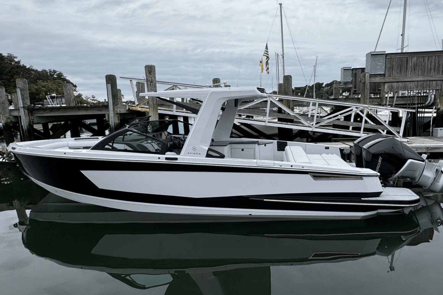 2024 Aviara AV32 Outboard