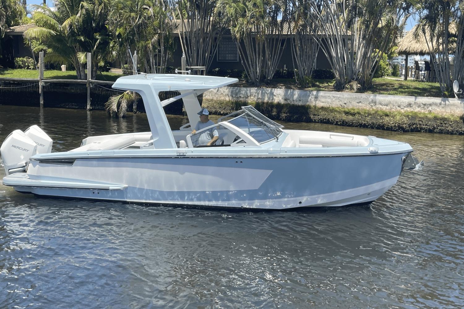 2022 Aviara AV32 OB