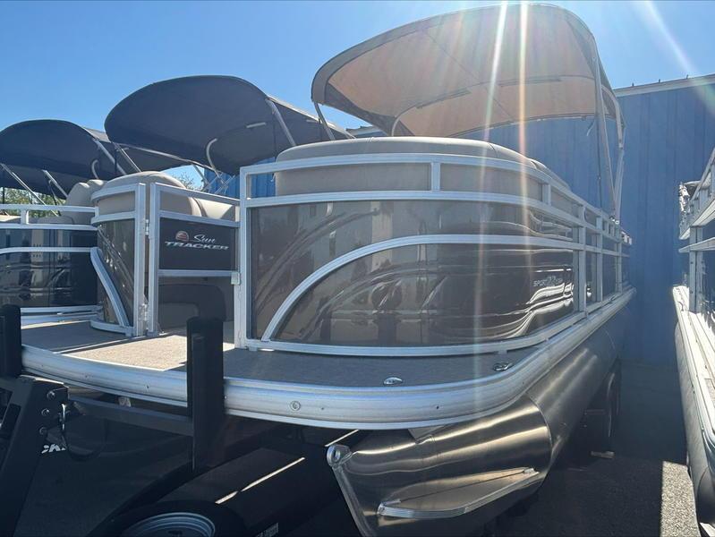 2025 Sun Tracker SportFish™ 22 DLX