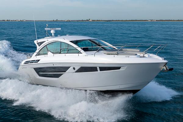 2025 Cruisers Yachts 50 Cantius