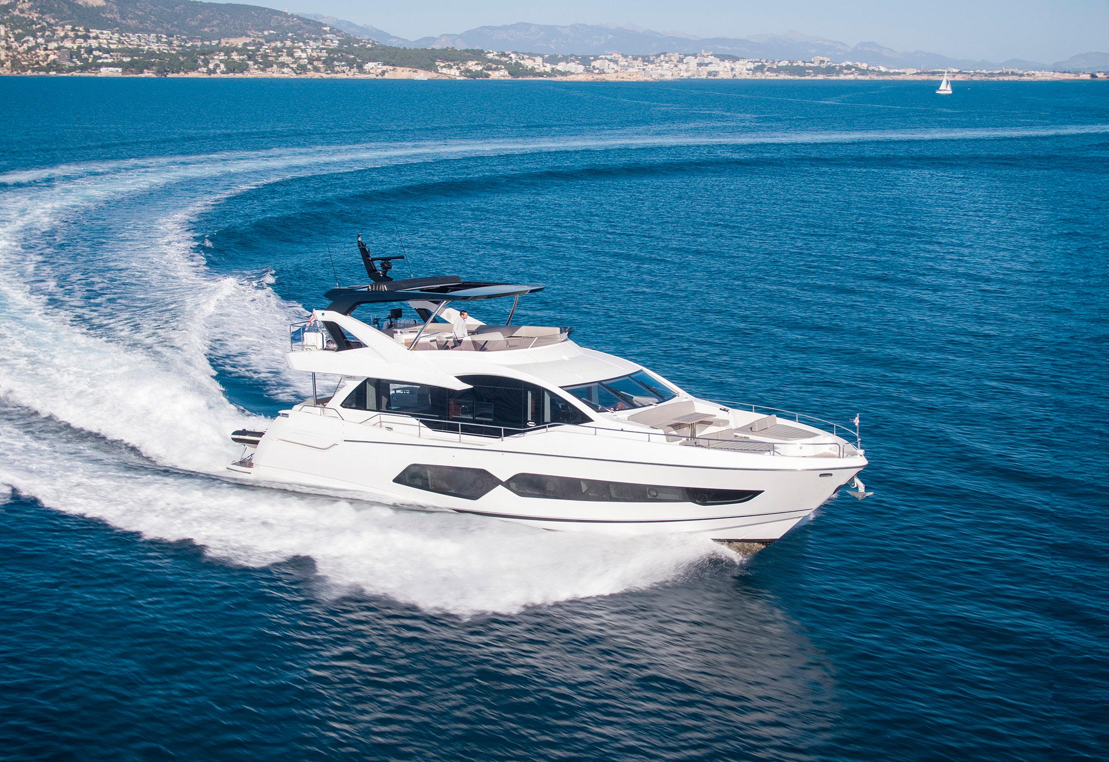 2023 Sunseeker 76 Yacht
