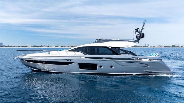 2022 Azimut S8