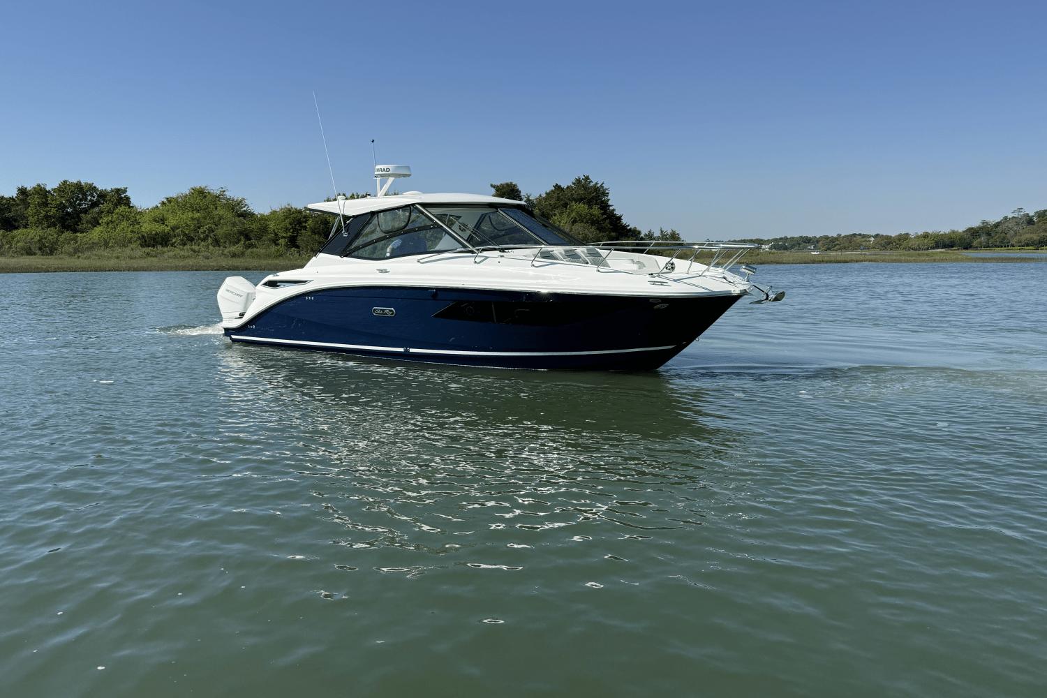 Sea Ray Sundancer 320 Outboard