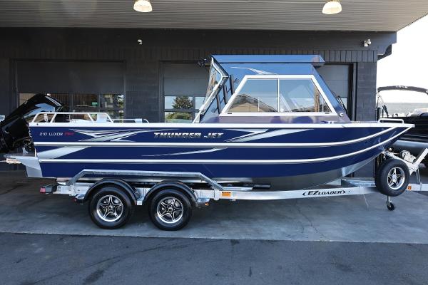 2025 Thunder Jet 210 Luxor Pro
